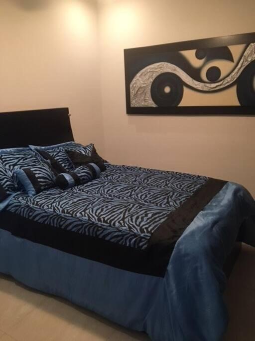 Beautiful 3 Bedroom, Fully Furnished, On The Beach Mazatlan Exterior photo